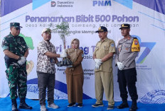 Sambeng Lamongan Ditanami 500 Pohon: TNI, Muspika, dan Warga Satu Cangkul Hijaukan Bumi