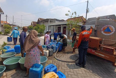 Kekeringan  Ancam 135.619 Jiwa, BPBD  Gresik Terus Distribusikan Air Bersih