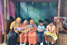Terminal Petikemas Surabaya Salurkan 800 Buku Bacaan Anak ke Sekolah Dasar di Kota Malang