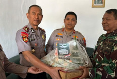 Polsek Gayungan-Jambangan Beri Kejutan HUT Ke-81 TNI di Koramil 0830/18
