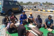 Jumat Berkah, Satpolairud Polres Lamongan Dengarkan Aspirasi Puluhan Nelayan