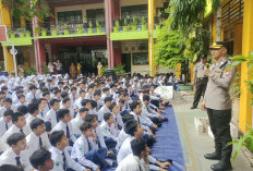 Polsek Bubutan Gelar Program Polisi Peduli Pendidikan di SMPN 43 Surabaya, Ajak Pelajar Jauhi Kenakalan Remaja