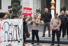 Apresiasi Massa Aksi Damai, Kapolresta Malang Kota Pastikan Pengamanan Humanis dan Kondusif