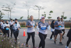 Pacu Gaya Hidup Sehat, Kapolres Kediri dan Puluhan Personel Sukses Taklukkan Garis Finish Kediri Half Marathon