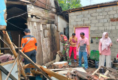 Tertimpa Tembok Rumah Kakaknya, Seorang Nenek dan Dua Cucunya di Situbondo Luka-luka 