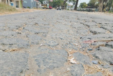 Hancur Bertahun-tahun, Jalan Dapur Utara Lamongan Akhirnya Dicor Tahun Ini