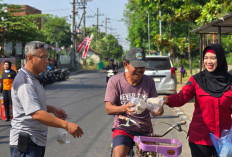 Polsek Waru Gelar Jumat Berkah, Bagikan Ratusan Paket Nasi dan Air Minum untuk Masyarakat