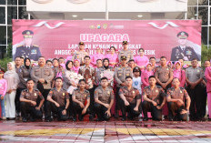 79 Personel Polri dan 3 PNS Polres Gresik Naik Pangkat, Kapolres AKBP Ramadhan: Layani Masyarakat dengan Hati