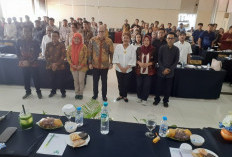 Di Hadapan Gen Z Blitar, Romy Soekarno Tekankan Pentingnya Demokrasi Bersih