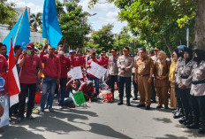 Tuntut Kenaikan Upah Serta Penolakan PHK Sepihak, Buruh Gelar Aksi di Gedung Dewan