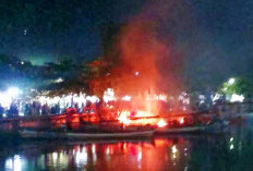 Konflik Antar Nelayan Picu Pembakaran Belasan Kapal di Pelabuhan Pasuruan 