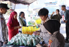 Tekan Panic Buying, Polresta Malang Kota Guyur Ratusan Paket Sembako Murah Jelang Lebaran