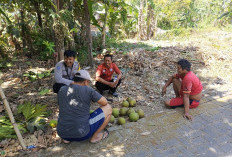 Cegah Curanmor, Bhabinkamtibmas Polsek Lakarsantri Sambangi Warga Sumurwelut
