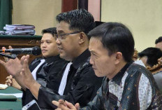 Sidang ke-7 Maidi Madiun (6): Ajudan Diminta Penyidik Telephone Thariq saat OTT, Maidi Sedang Olahraga