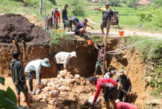TMMD 127 Sumenep Bangun Pondasi TPT, Jawab Keluhan Warga