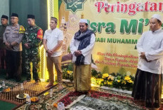 Polsek Simokerto Bersama Tiga Pilar Hadiri Peringatan Isra Mi'raj di Masjid Mujahidun