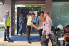 Polsek Sawahan Intensifkan Patroli Perbankan di Jalan Tidar, Pastikan Situasi Kamtibmas Kondusif