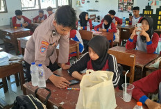 Polres Pasuruan Bekali Pelajar Literasi AI, Tekankan Penggunaan Teknologi secara Bijak