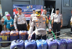 Kapolres Pasuruan Kota Salurkan Air Bersih dan Tinjau Pos Pantau Nelayan
