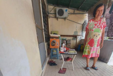 Keramik Teras Rumah Warga Bogen Berasap, Diduga Akibat Kabel Ground