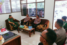 Kapolsek Wonocolo Gandeng Camat Kunjungi Koramil, Perkuat Sinergitas Tiga Pilar Jaga Kondusivitas Wilayah