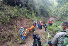 Evakuasi 13 Jam, Dua Jenazah Pendaki Gunung Piramid Berhasil Dibawa Turun