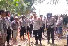 Tuntut CSR dan Lahan Plasma, Dua Pemblokade Jalan Perkebunan Lumajang Diciduk Polisi