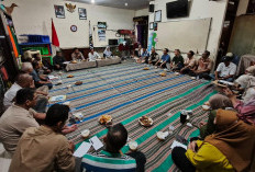 Jalin Kedekatan dengan Warga, Kapolsek Tandes Gelar Giat Cangkrukan Sapa Warga di Balongsari