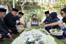 Jelang HUT Ke-25 Kota Batu, Nurochman Ziarah ke Makam Dua Wali Kota Pendahulu