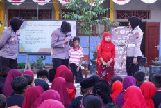 Jelang Hari Jadi Polwan ke-78, Polwan Polres Bangkalan Edukasi Siswa Lewat Goes to School