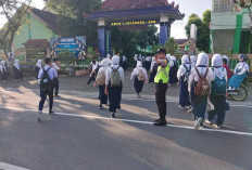 Polres Ngawi Laksanakan Gatur Lalin, Amankan Hari Pertama Masuk Sekolah 