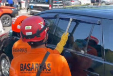 Tim SAR Evakuasi Jasad ASN Perempuan Dalam Mobil di Parkiran Bandara Juanda 