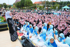 Ribuan Warga Berbuka dengan Kurma Raja Salman di Masjid Al-Akbar Surabaya, Pecahkan Tiga Rekor MURI