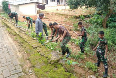 Satgas TMMD Ke-127 Kodim 0827 Sumenep Bersihkan Area Masjid Baiturrahman Desa Mandala