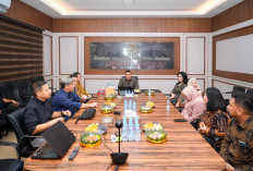 Kunjungi Dua Kantah di Sumut, Wamen Ossy Monitoring Kesiapan WBBM hingga Serahkan Sertipikat kepada Masyarakat