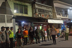 Kapolsek Simokerto Pimpin Patroli Skala Besar Hingga Dini Hari, Sisir Titik Rawan dan Perkuat Pos Kamling