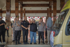 Lepas Armada Bantuan untuk Korban Gempa NTT, Bupati Blitar Apresiasi Solidaritas Warga