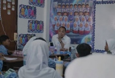 Siswa SDN Semolowaru IV Surabaya Belajar Lesehan, Eri Cahyadi Minta Sarpras Dievaluasi