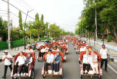Penarik Becak Lansia Bojonegoro Terima 200 Becak Listrik Bantuan Presiden Prabowo