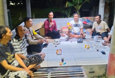 Jaga Kondusifitas Wilayah, Bhabinkamtibmas Balas Klumprik Sambangi Tokoh Masyarakat di Pondok Maritim Baru