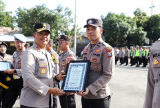 Kapolres Kediri Beri Penghargaan kepada 69 Personel Berprestasi