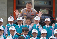 AKBP Rovan Richard Mahenu Promosi ke Divpropam setelah Setahun Jabat Kapolres Gresik