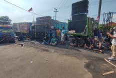 Ratusan Sopir Truk Geruduk Dishub Jombang, Tuntut Penanganan Pungli dan Bajing Loncat