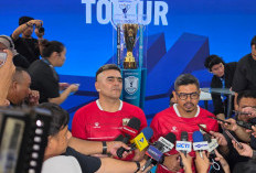 Trophy Tour ASEAN Hyundai Cup 2026 Dipamerkan di Jakarta, Bepe dan El Loco Optimis Garuda Juara