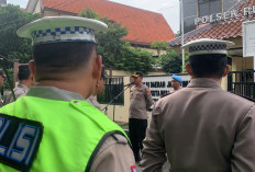 Pimpin Apel Jam Pimpinan, Kapolsek Rungkut Tekankan Pelayanan Humanis dan Program Blue Light Patrol