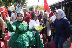 Ratusan Penghuni Liponsos Keputih Adu Kreativitas, dari Fashion Show hingga Karaoke