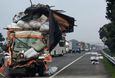 Tragedi Subuh di Tol Jomo, Truk Paket Hantam Dump Truk, Dua Nyawa Melayang Seketika