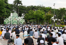 Salat Iduladha di Balai Kota Berlangsung Khidmat, Pemkot Surabaya Salurkan 80 Ekor Hewan Kurban
