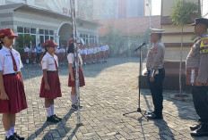 Bentuk Karakter Taat Hukum, Kanit Lantas Polsek Wiyung Edukasi Siswa YBK