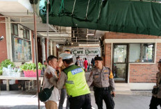 Polsek Bubutan Perketat Pengamanan Ibadah Minggu di Gereja Katolik Kelahiran Santa Perawan Maria